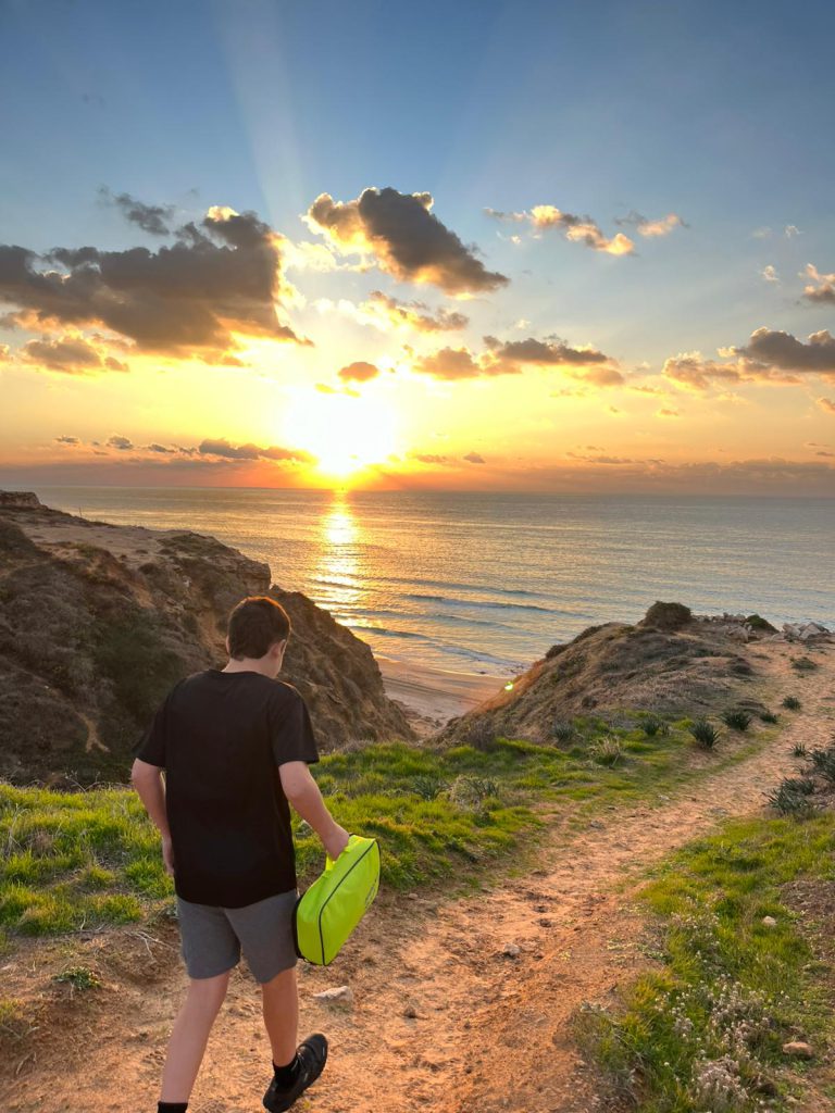 חסר מאפיין alt לתמונה הזו; שם הקובץ הוא WhatsApp-Image-2025-12-25-at-11.19.22-1-768x1024.jpeg