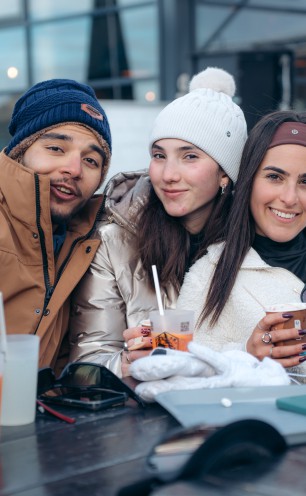 להושיט יד-220